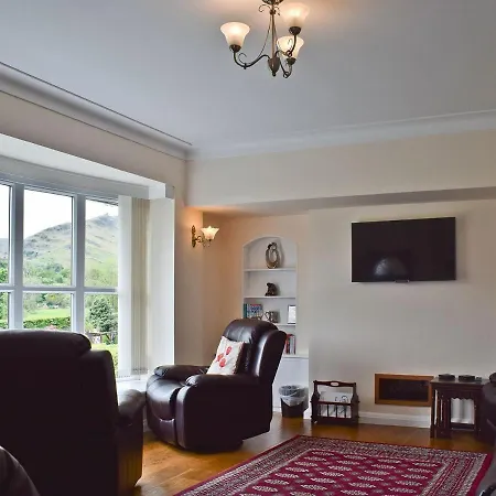 Holiday home Rainbow End